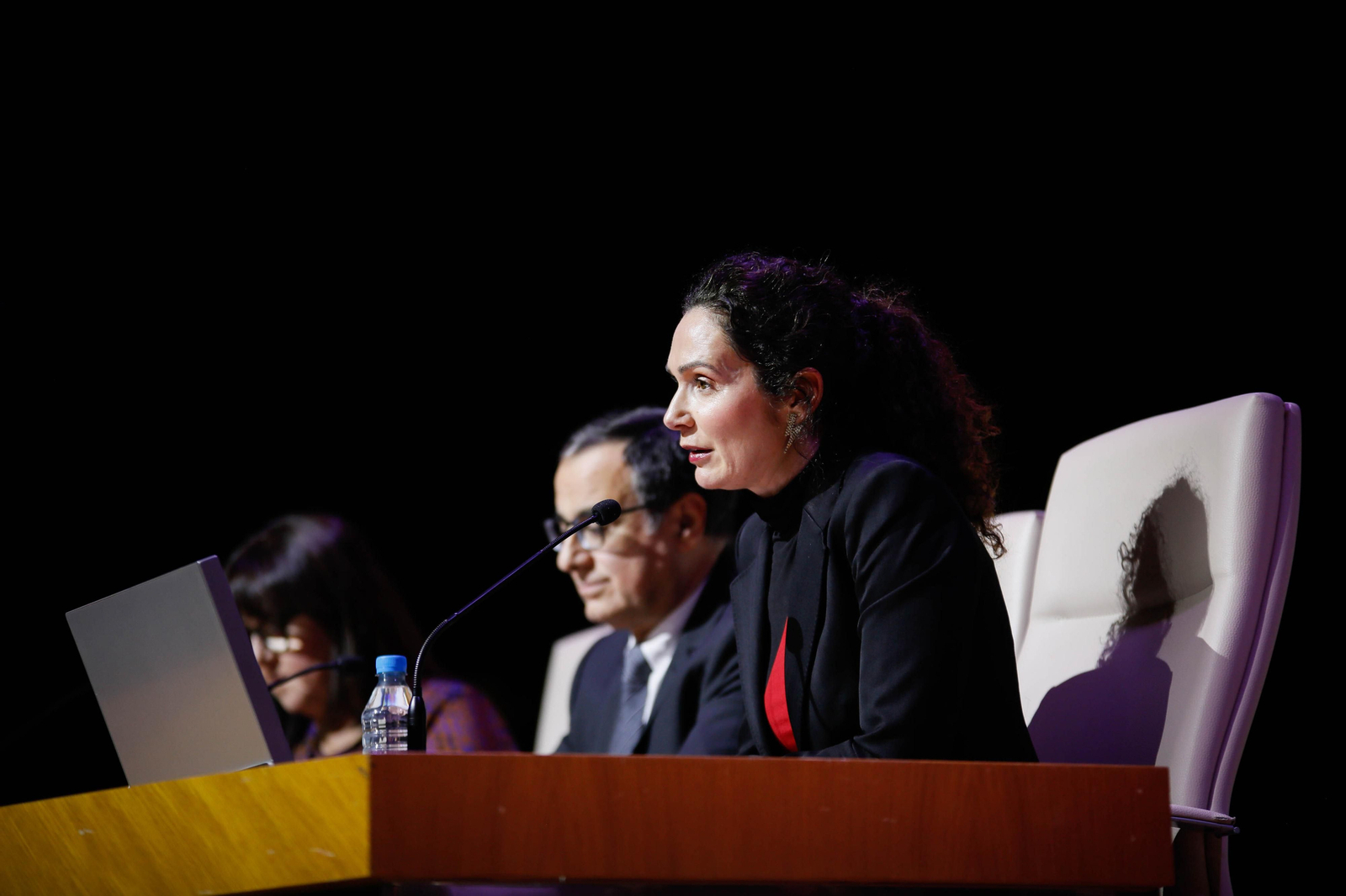 Imágenes del acto de reconocimiento a antiguos alumnos y amigos de honor en la UAL