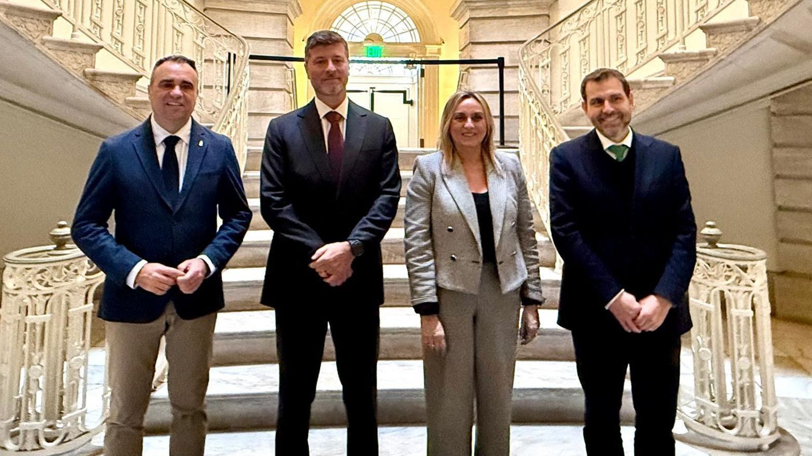 El encuentro mantenido por Diputación, Ayuntamiento y Cámara con el Comisionado Mayor para Asuntos Internacionales de Nueva York