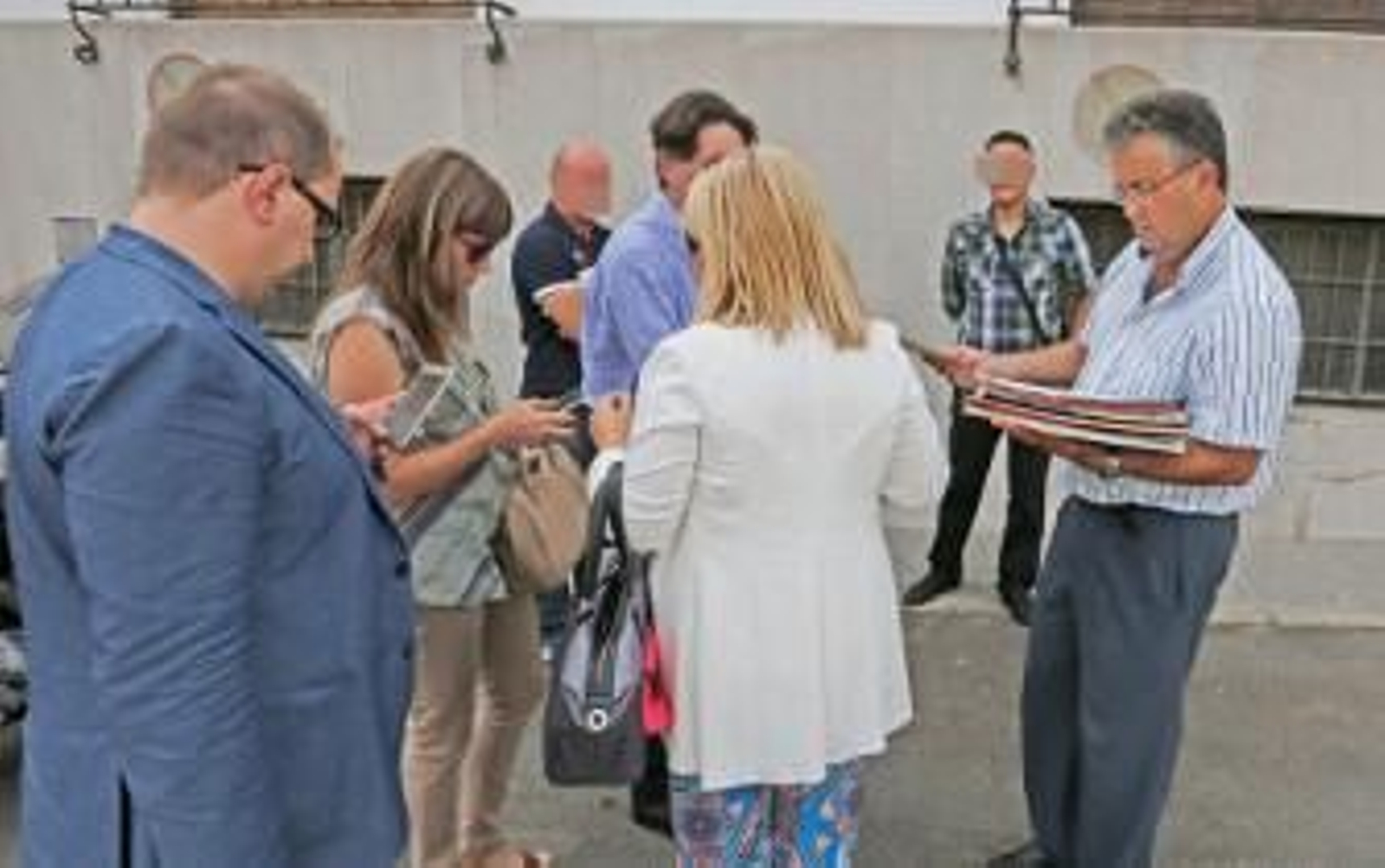 El SIP critica "el gasto en escoltas" de Mamen Sánchez y de una delegada