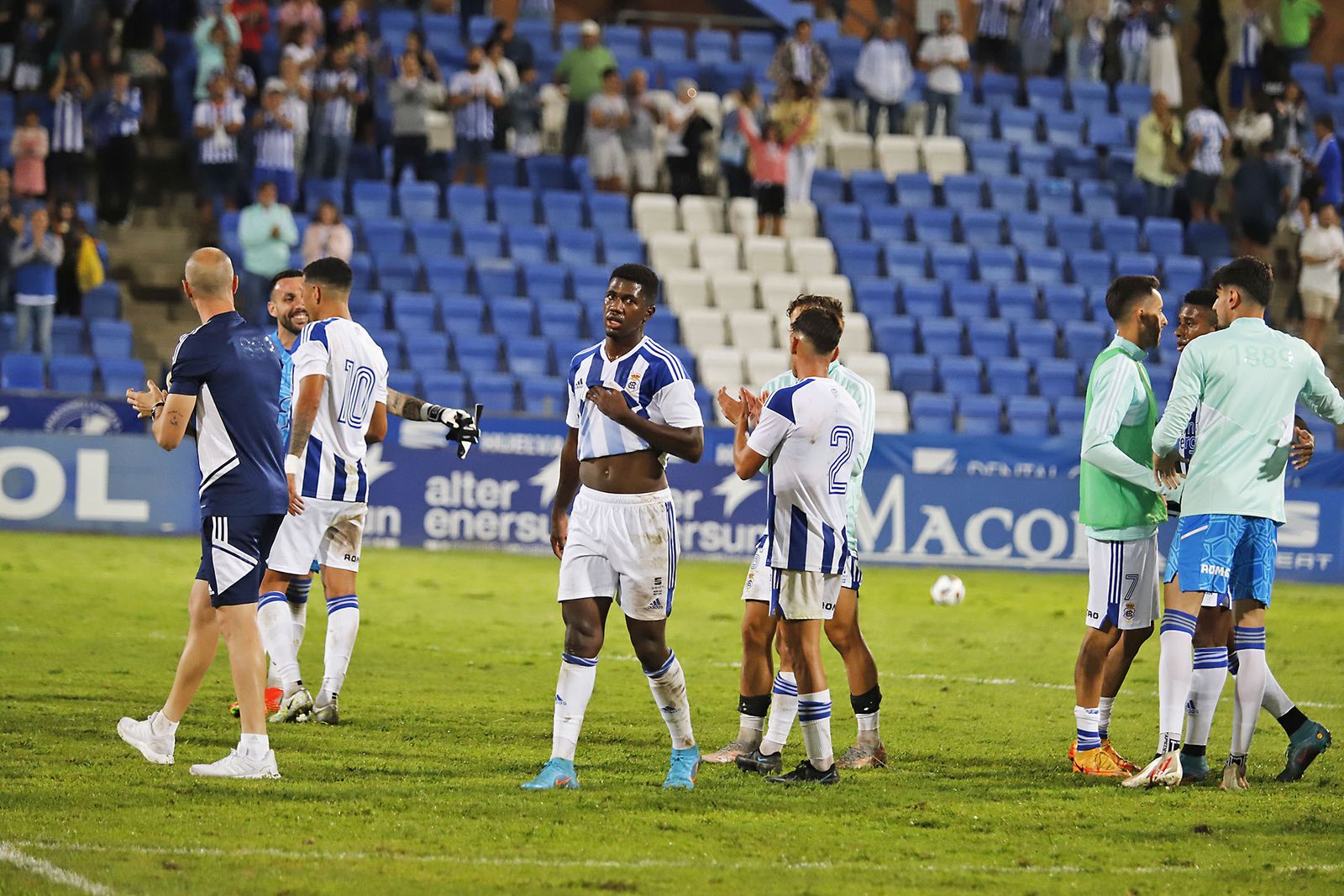 Imágenes del partido entre el Recreativo de Huelva y Yeclano