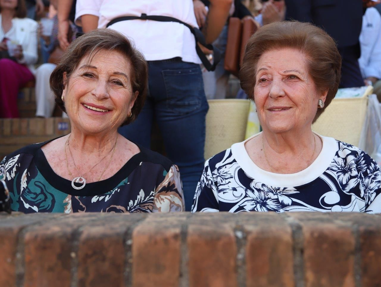 Mari y Conchita Pineda