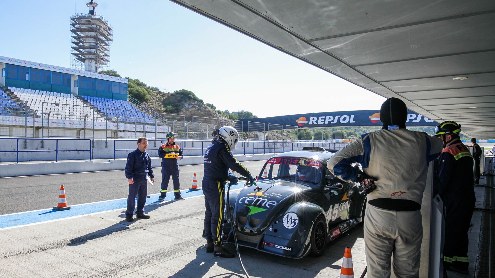 Repostaje de uno de los Fun Cup Evo.