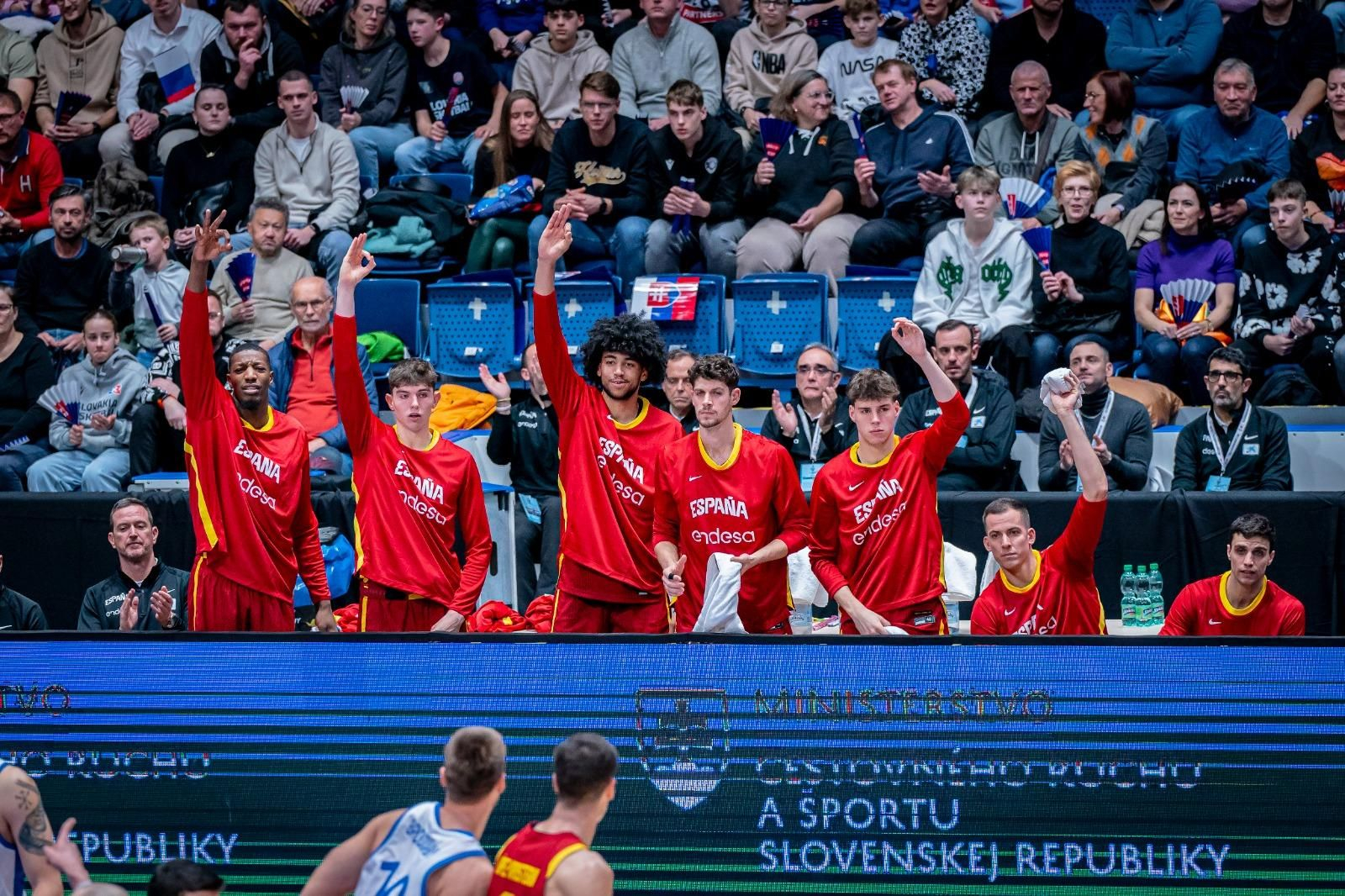 Milagro de España en la locura de Eslovaquia con buena participación de los cajistas
