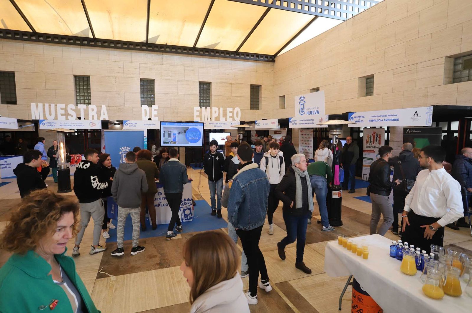 Ambiente en la Muestra de Empleo.