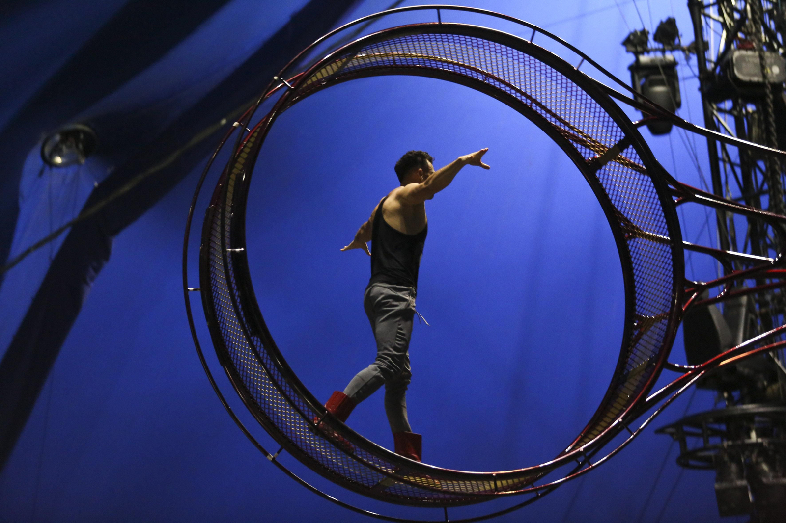 El ensayo del Circo del Sol en Málaga para su espectáculo 'Kooza'