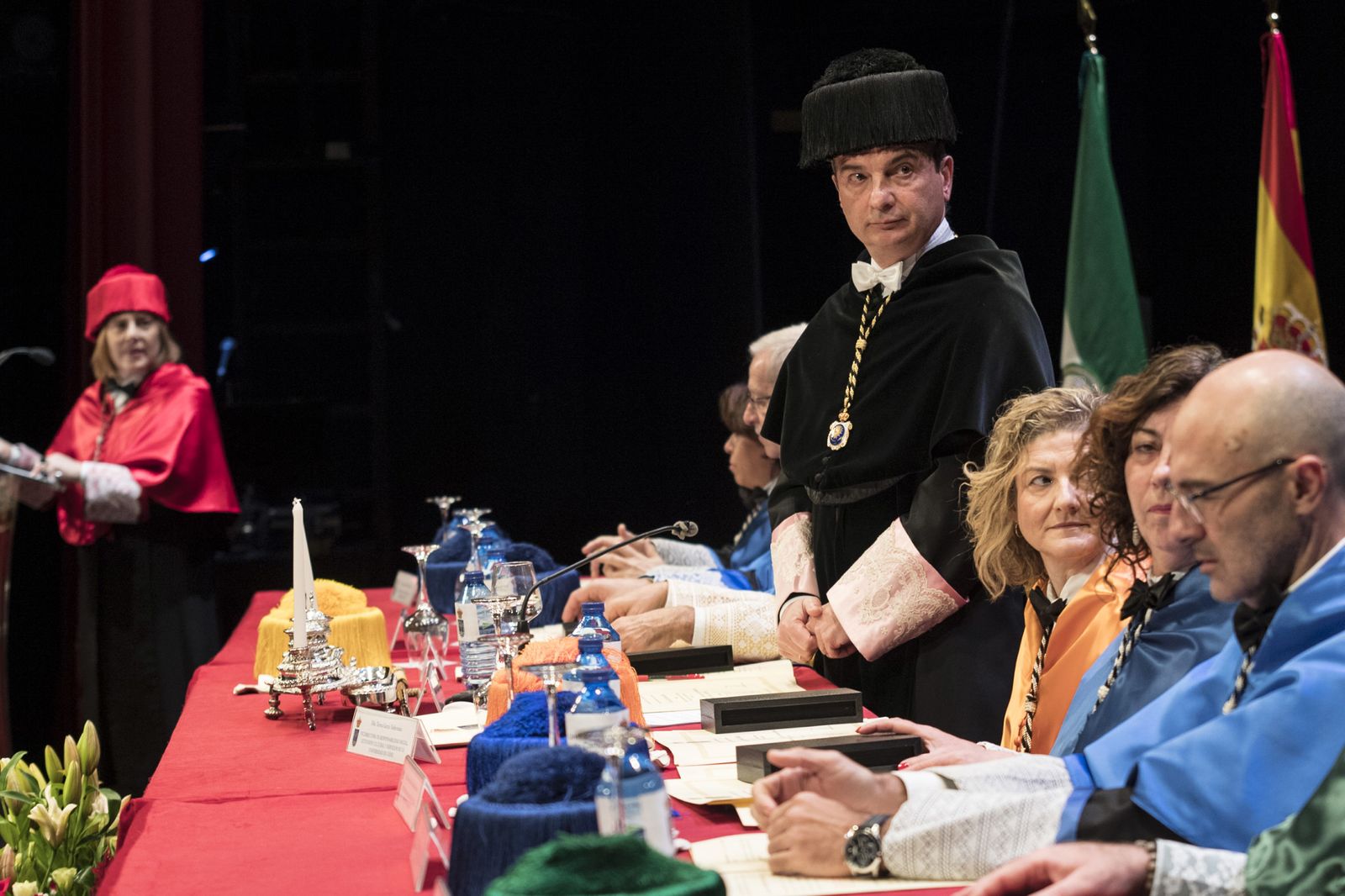 Imágenes del acto de investidura de nuevos doctores de la UCA y entrega de Premios Extraordinarios de Doctorado