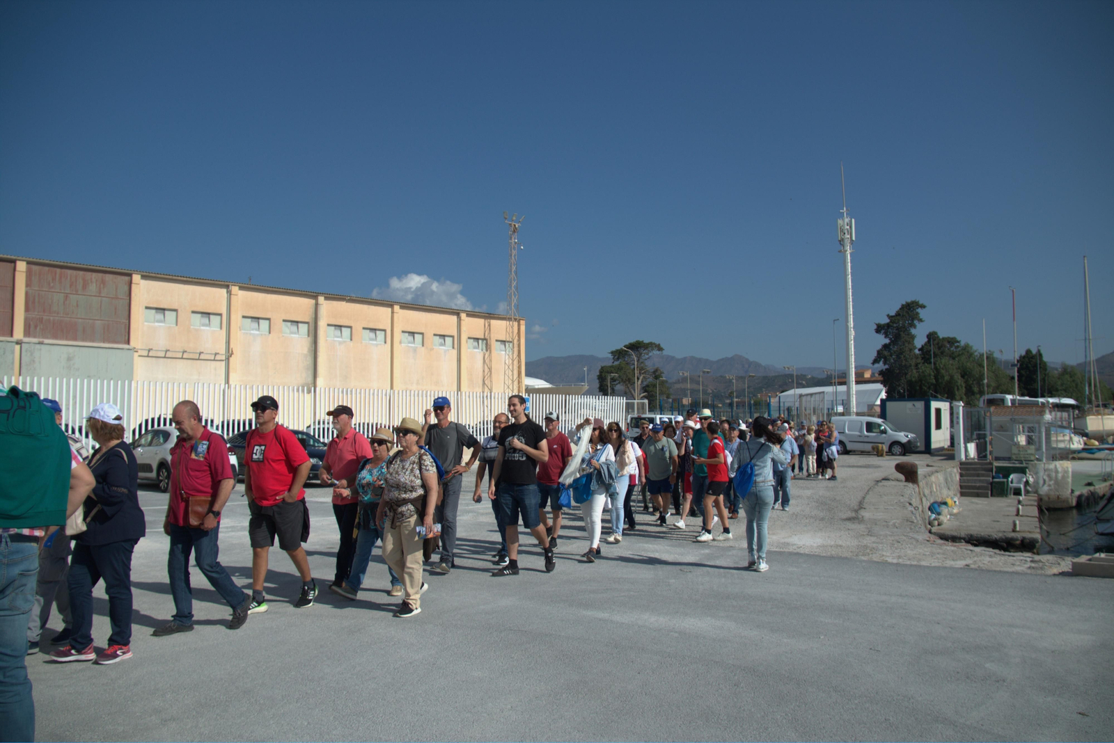 Éxito de participación para ver de cerca el despliegue de las Fuerzas Armadas en Motril