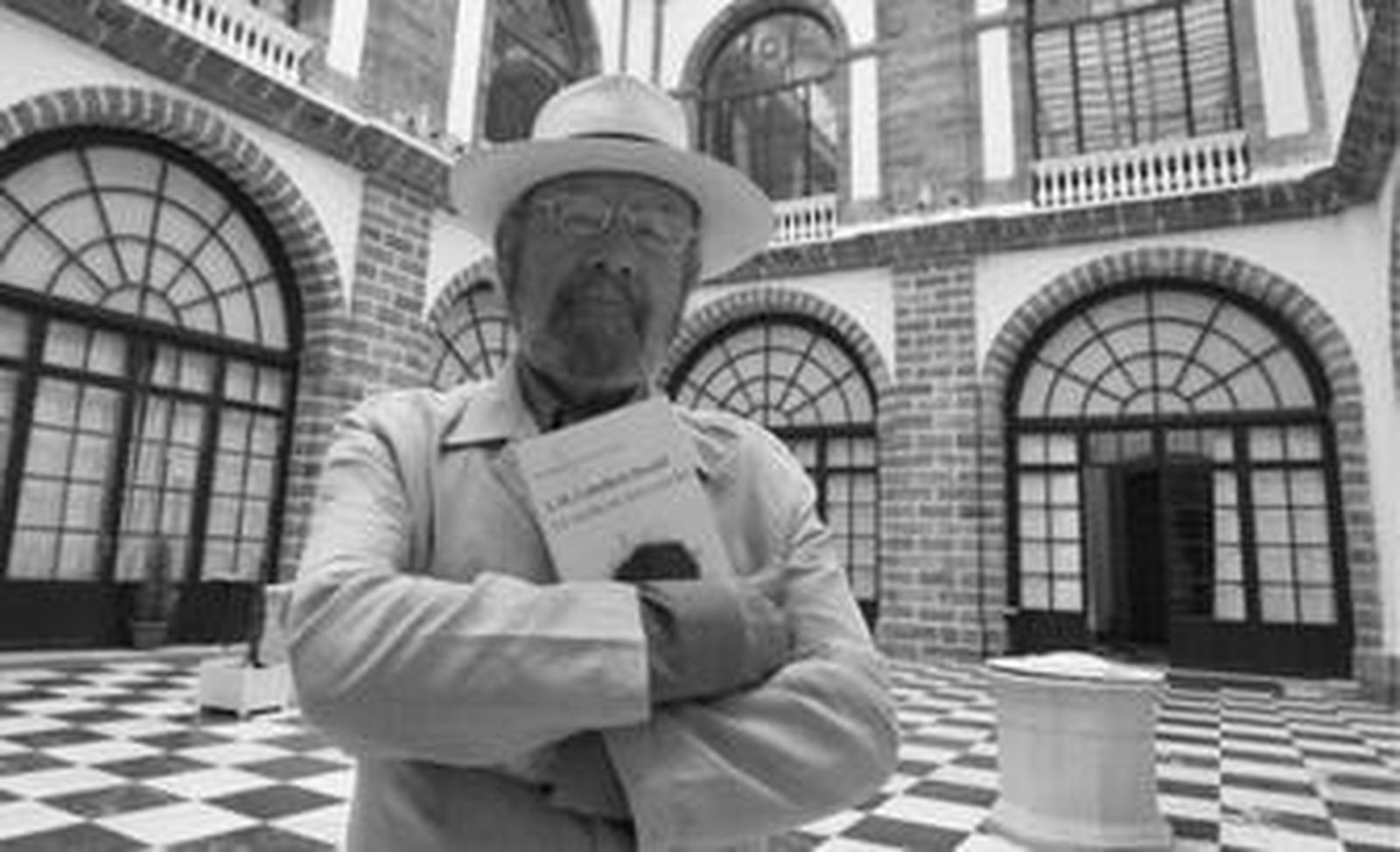 "La poesía me salva de mis miedos"