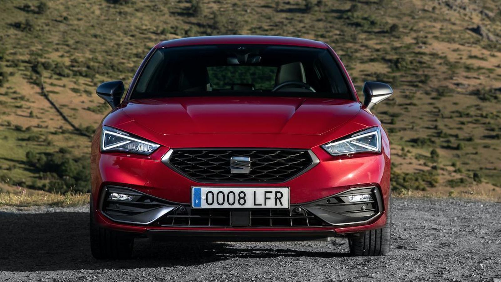 La electrificación del Seat León, con un sistema de propulsión híbrido enchufable, está entre los planes de futuro inmediato de Seat. La electrificación del Seat León, con un sistema de propulsión híbrido enchufable, está entre los planes de futuro inmediato de Seat.