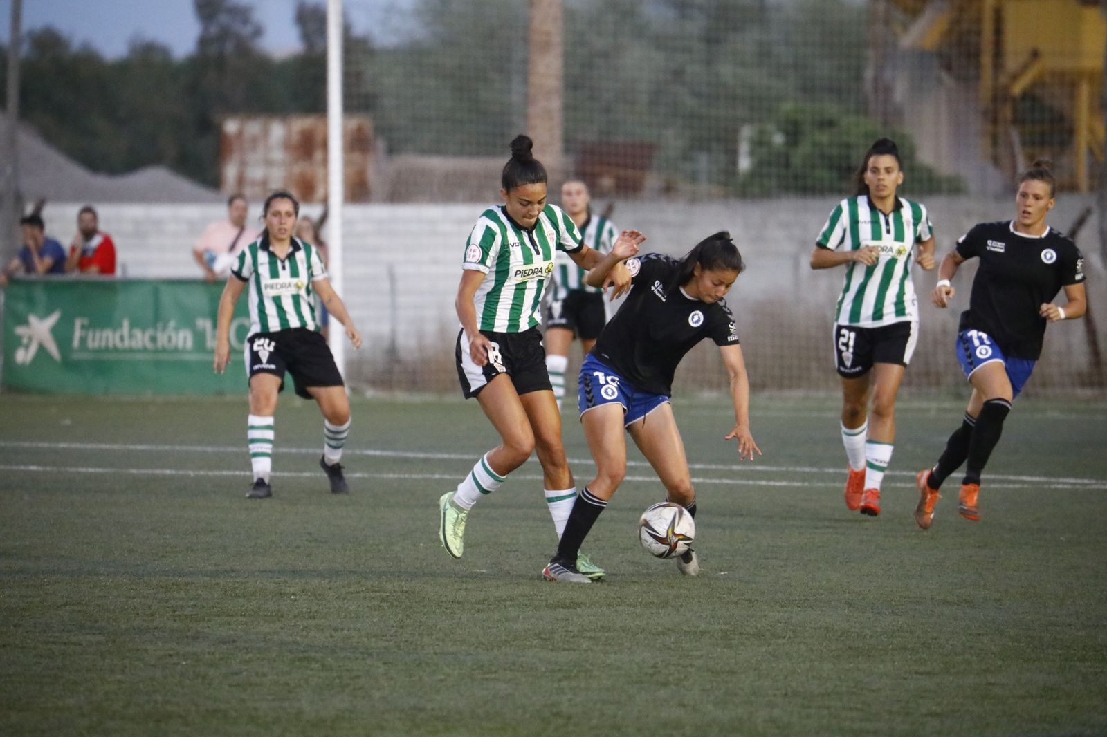 El Córdoba Femenino logra la permanencia tras ganar al Zaragoza CFF, en imágenes