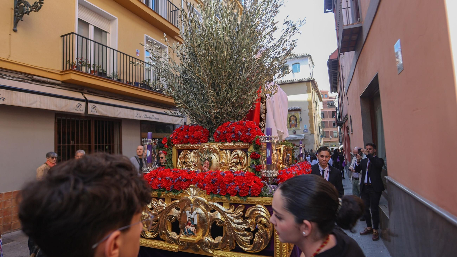 Así vivió Granada la procesión infantil del Colegio de las Mercedarias