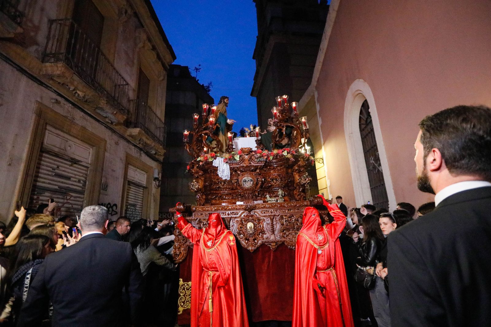 Te contamos en imágenes la Santa Cena tras la lluvia en la ciudad