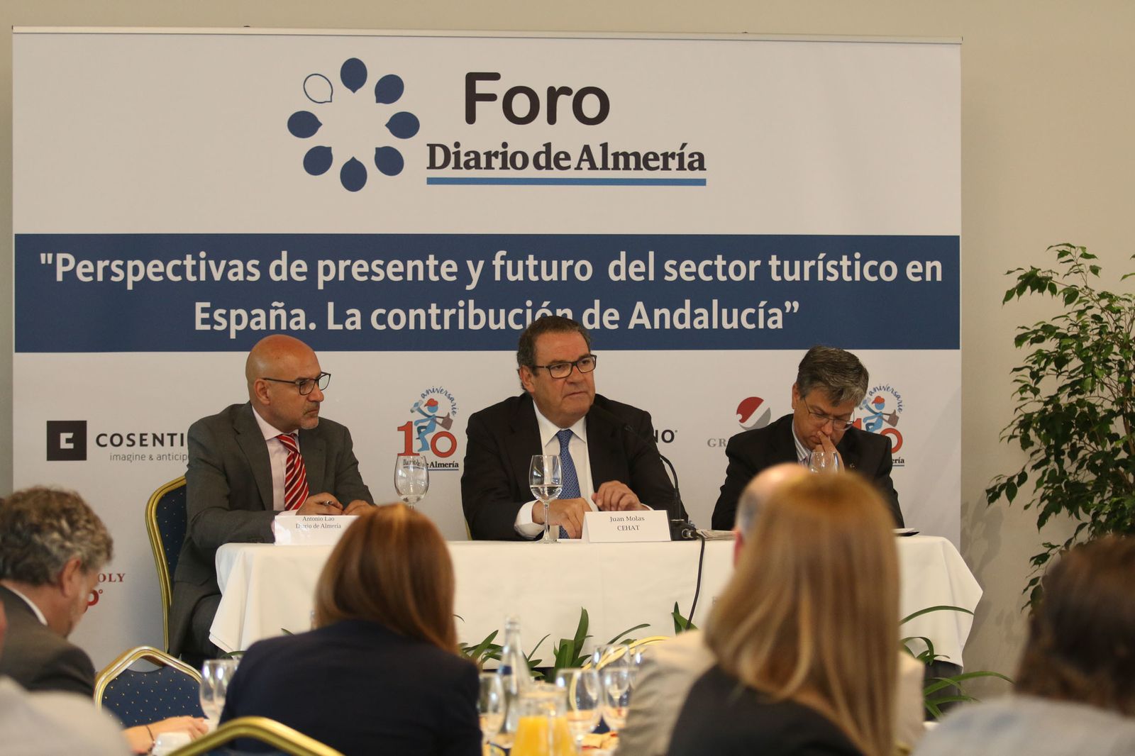 Las imágenes del Foro con el presidente de CEHAT