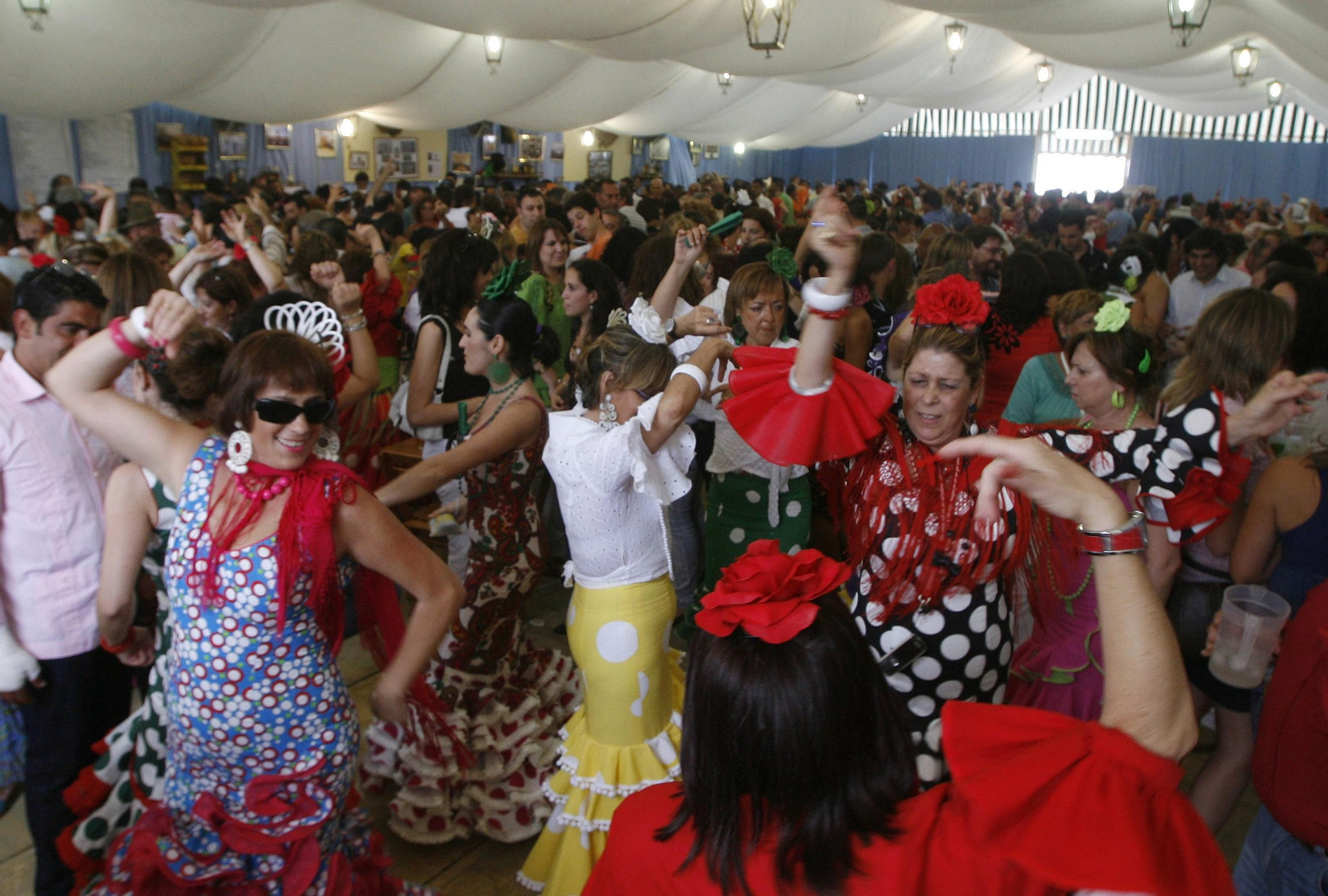 2009. Qué no falten los bailes por sevillanas