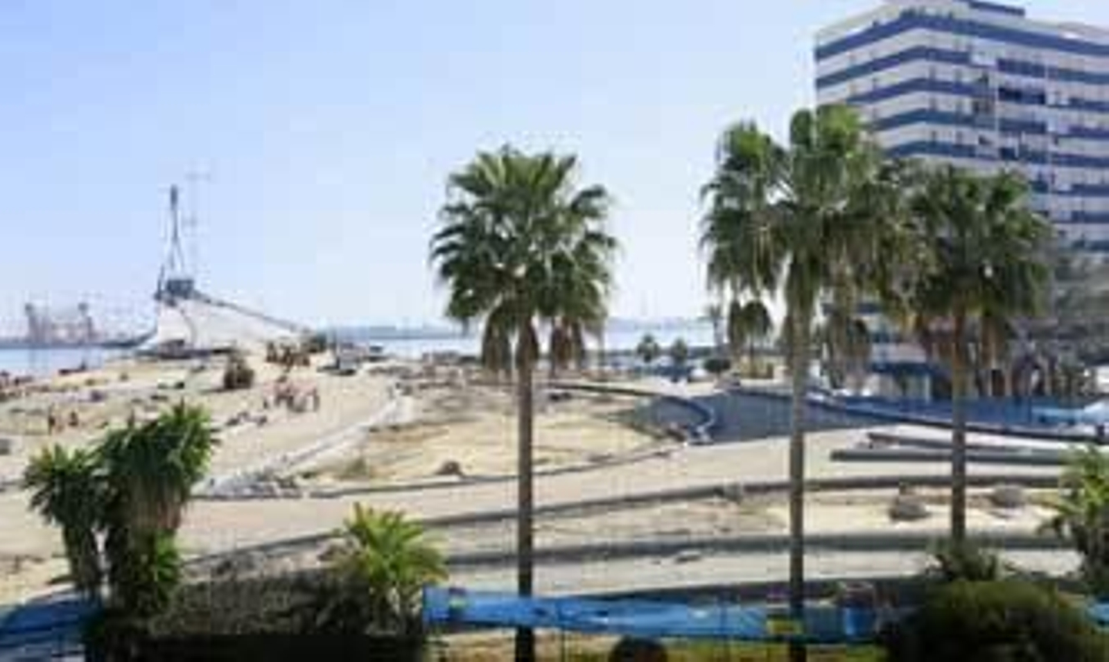 La estructura de la nueva rotonda ya es claramente visible. /Julio González