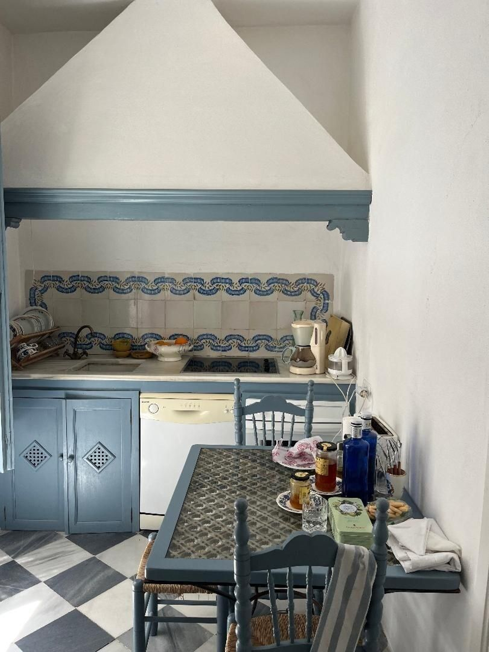 Imágenes de la casa de Sanlúcar de María Luisa de Contes y Manuel Jesús Barba Imágenes de la casa de Sanlúcar de María Luisa de Contes y Manuel Jesús Barba