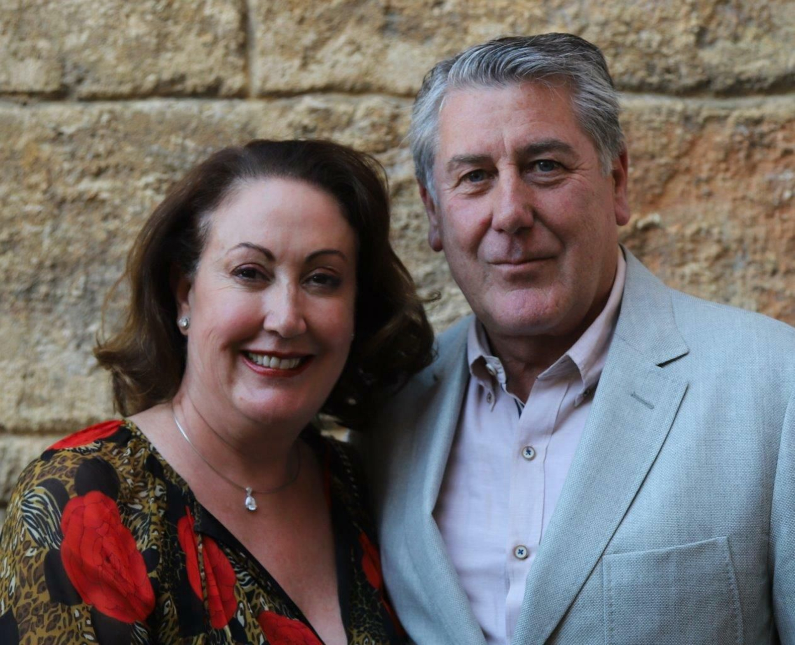 El empresario Miguel Gallego, Medalla de Sevilla y su esposa, Rosa García