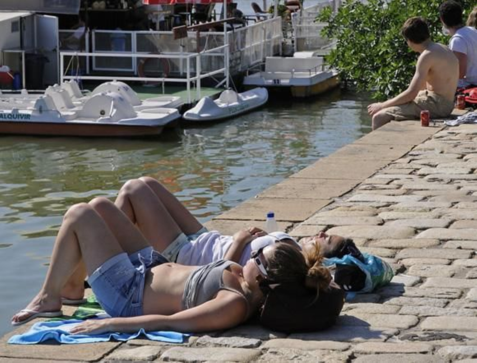 Tomar el sol quince minutos al día es bueno para prevenir la osteoporosis