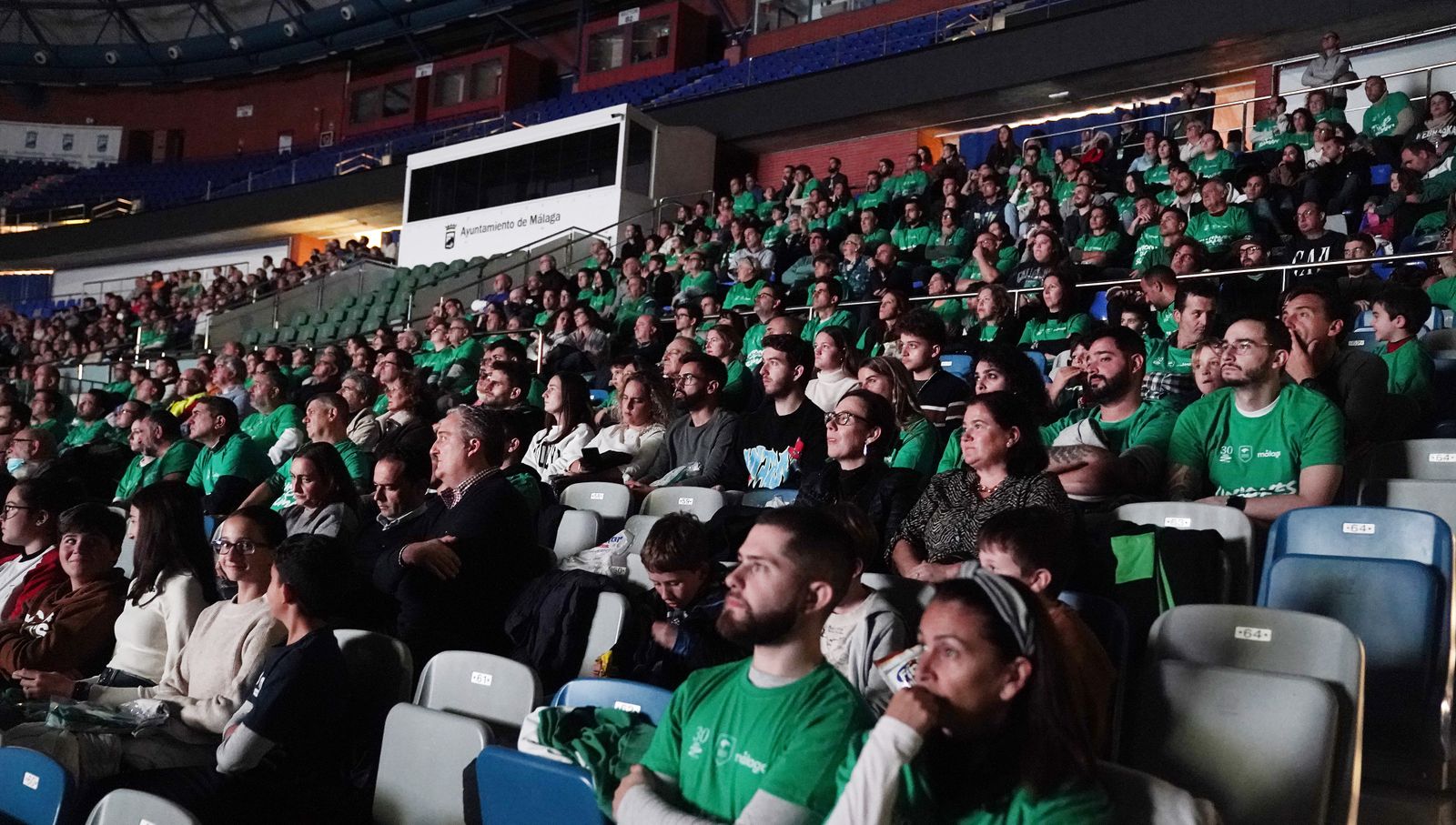 Más de 1.000 personas ven en el Carpena el documental del Unicaja