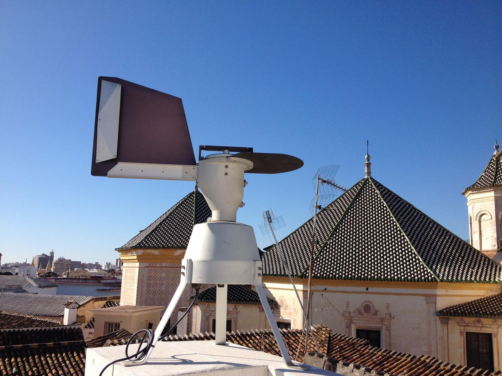 El medidor instalado en la calle Dos Aceras.