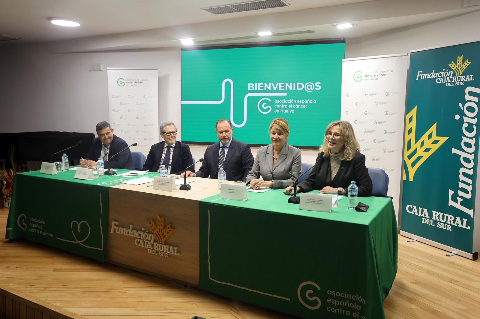 Imágenes de la inauguración de la nueva sede de la "Asociación Española Contra el Cáncer" en Huelva