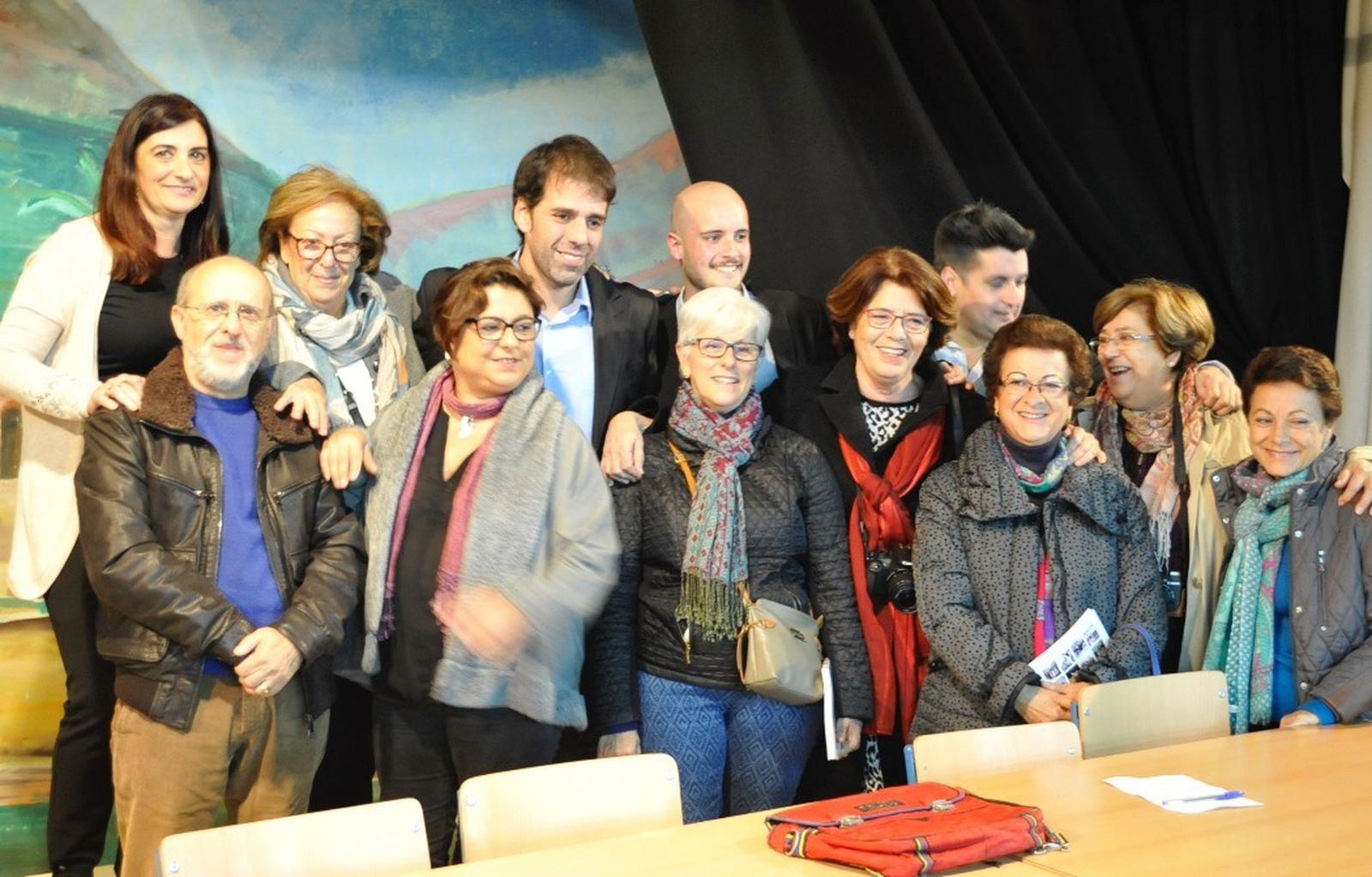 Pilar Gaitán, en el centro con gafas y pelo cano.