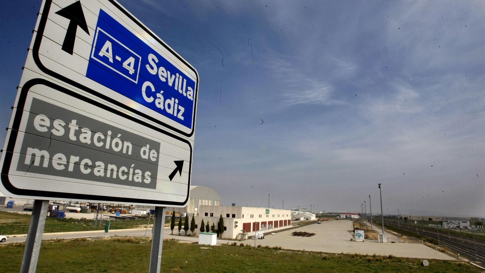 Señal que indica la ubicación de la Ciudad del Transporte de Jerez.