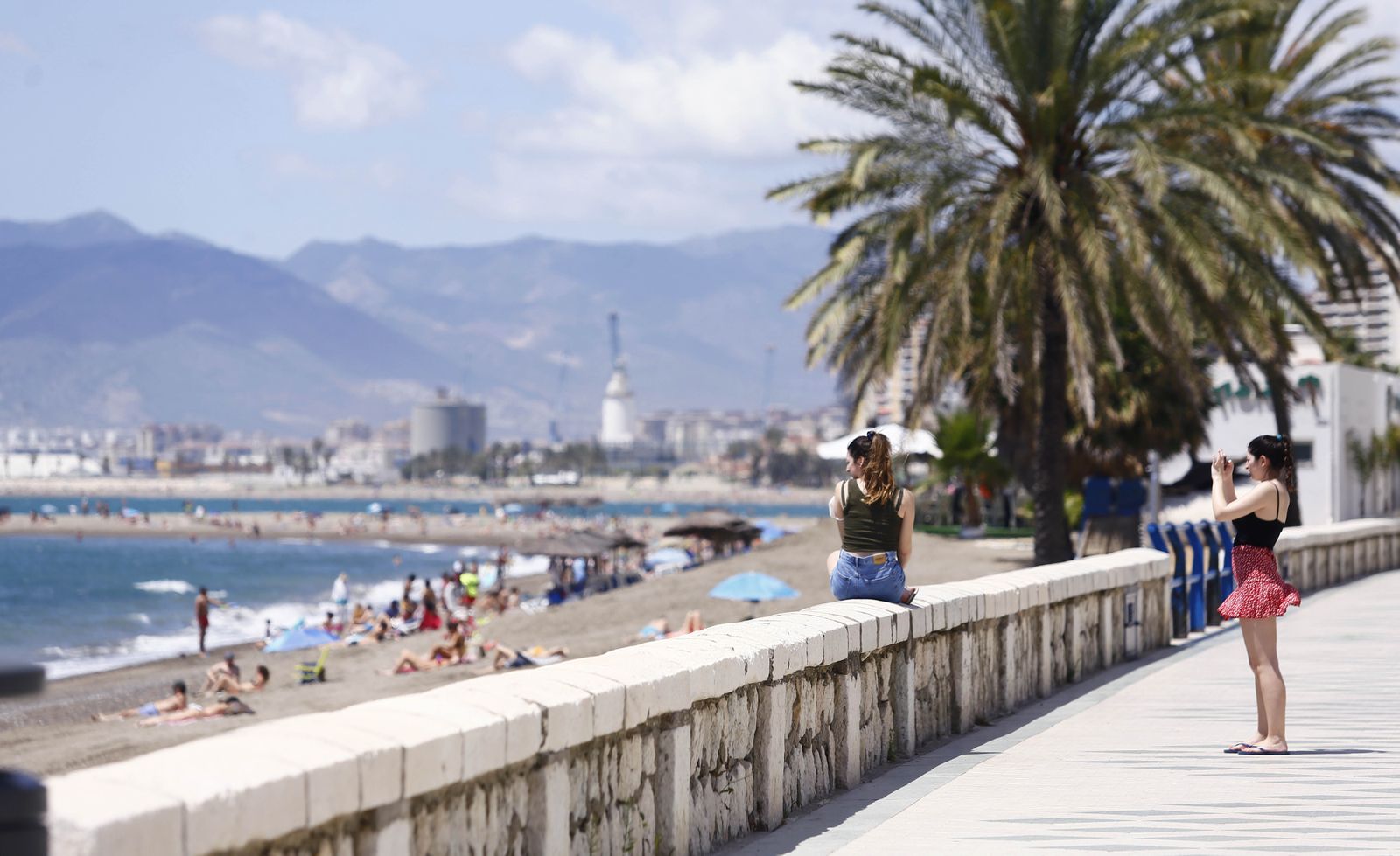 Las fotos de la playa de La Malagueta un día antes de entrar en la fase 3