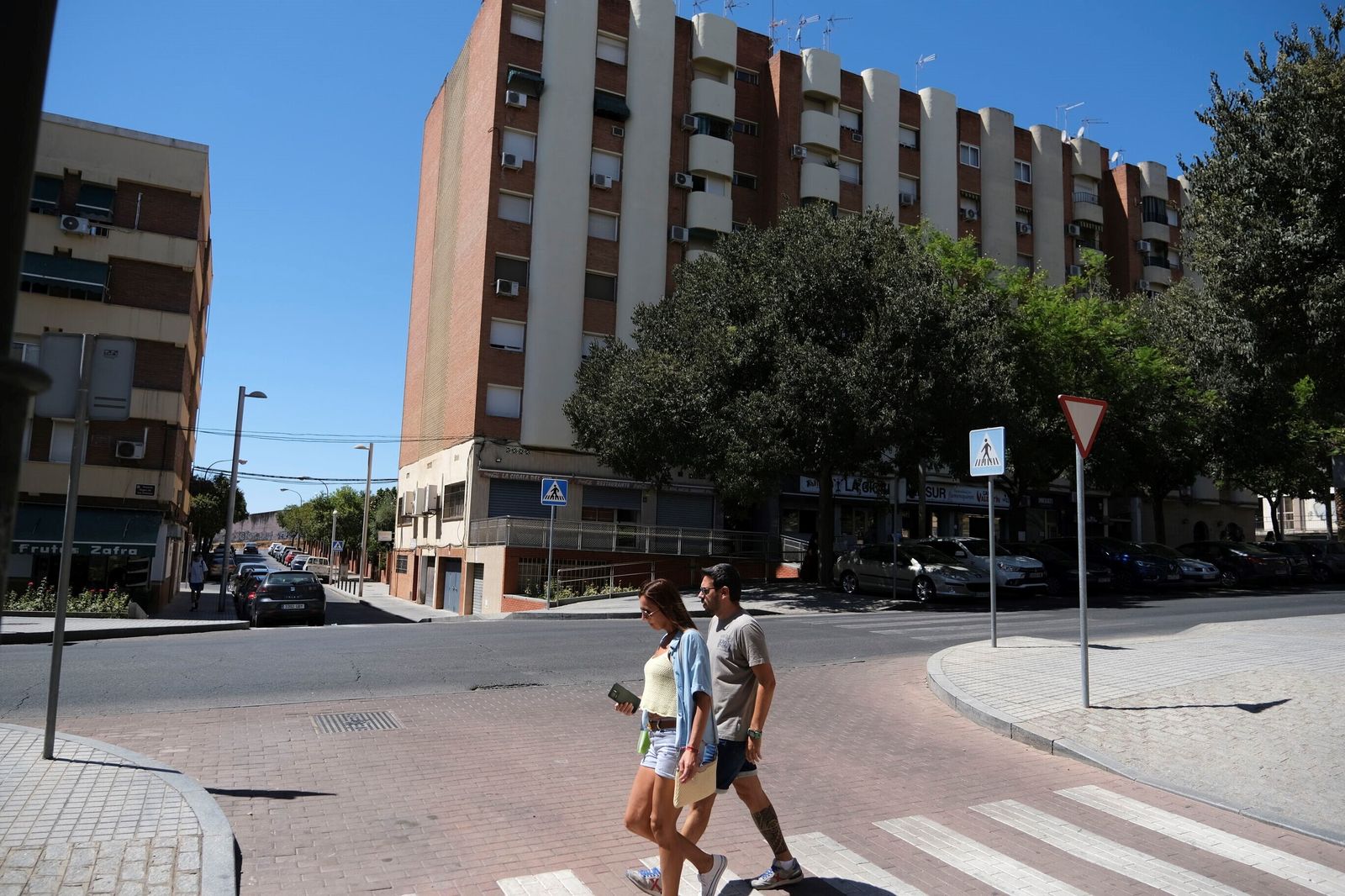 Un paseo en imágenes por el barrio cordobés del Parque Cruz Conde a finales de agosto