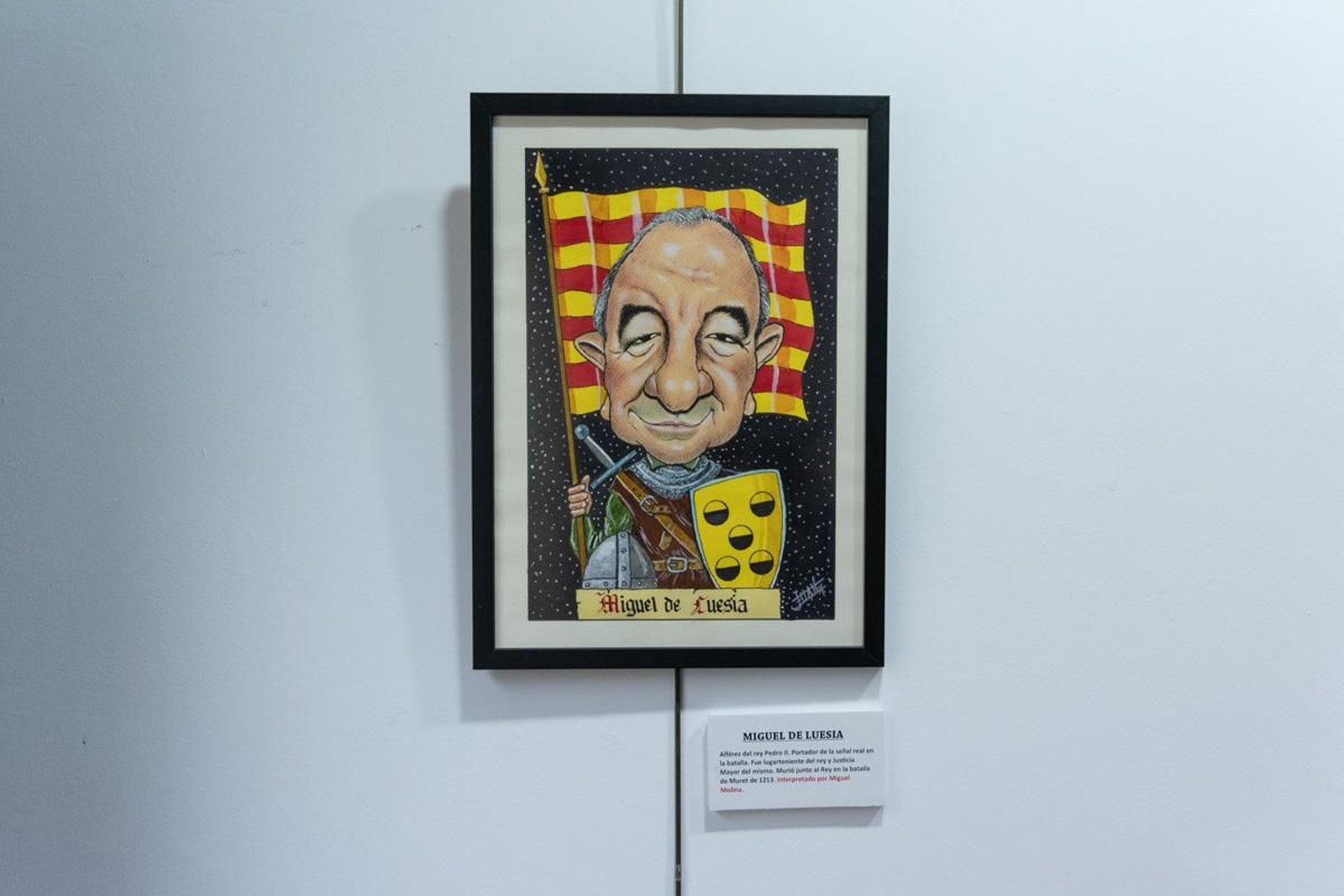 En imágenes: Juan Hervás retrata con caricaturas a destacados personajes de la Batalla de las Navas de Tolosa en esta exposición