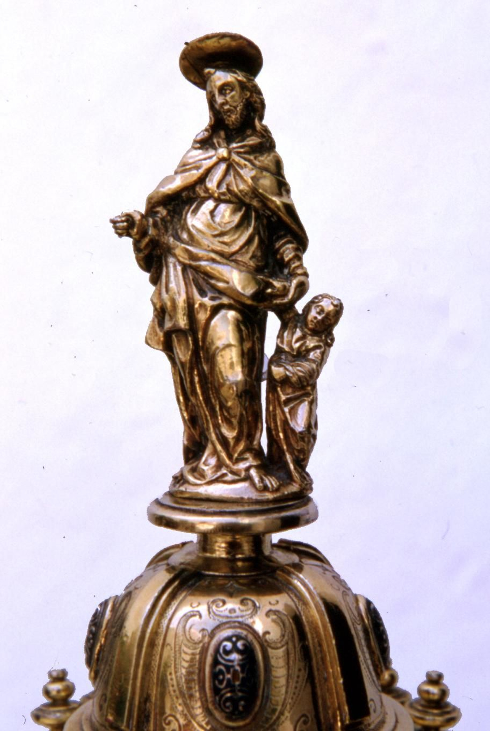 Detalle de la figura de San José en la custodia de Villarrasa. Detalle de la figura de San José en la custodia de Villarrasa.
