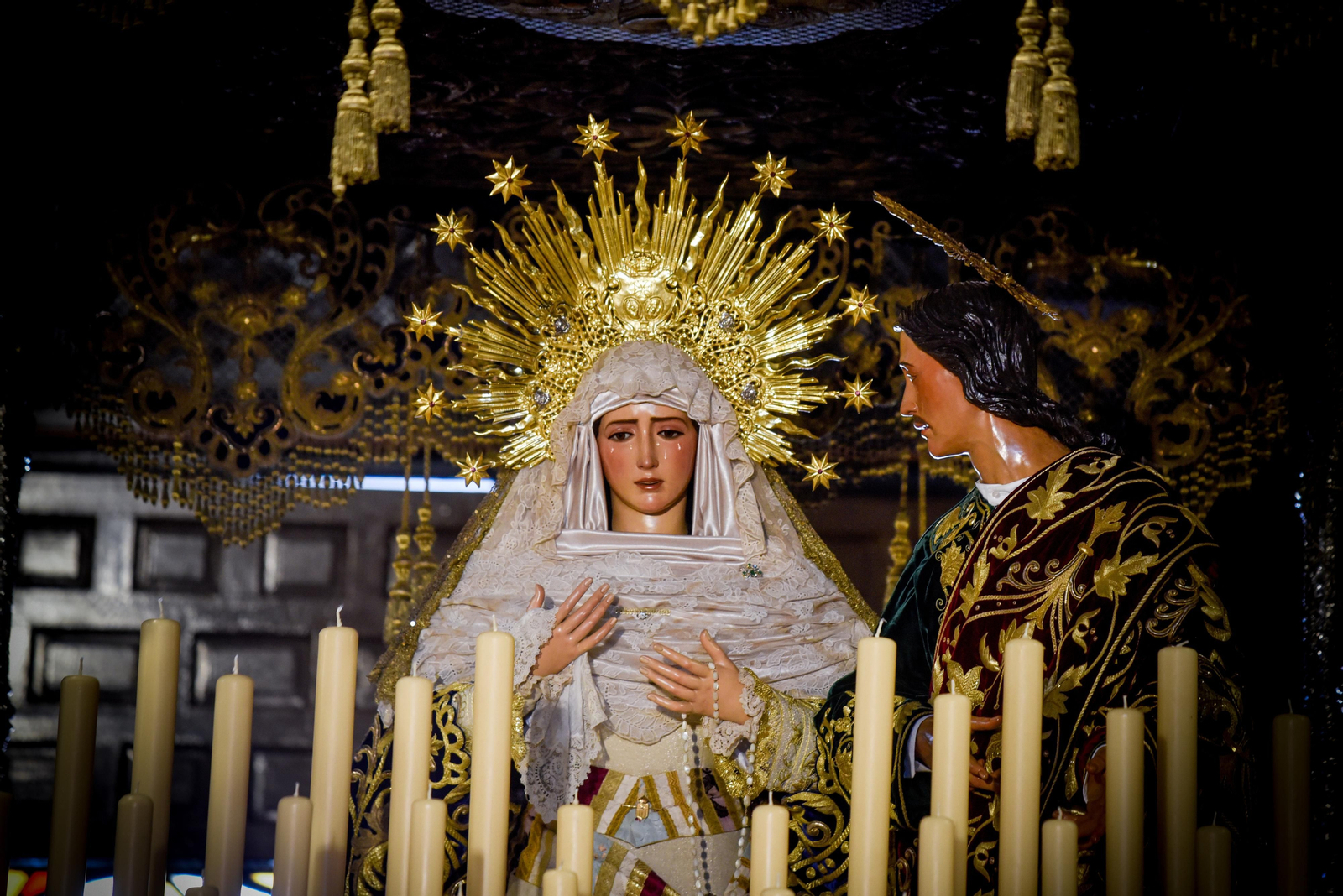 Fotografías de la Virgen del Dulce Nombre en su paso vestida como hace 100 años