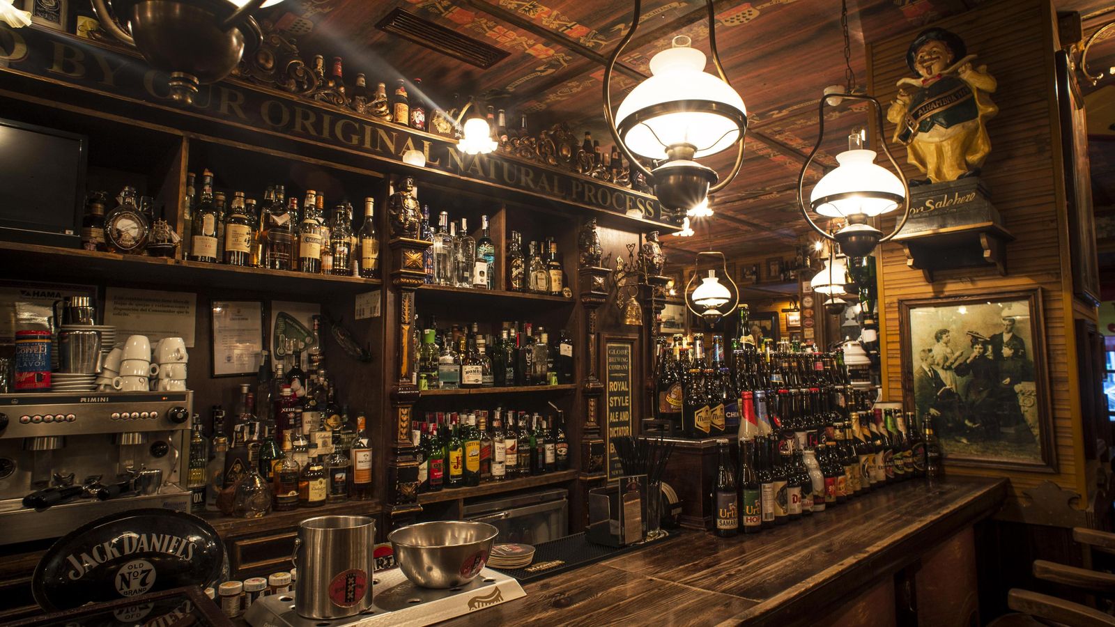 Amsterdam Café cuida su decoración al milímetro.