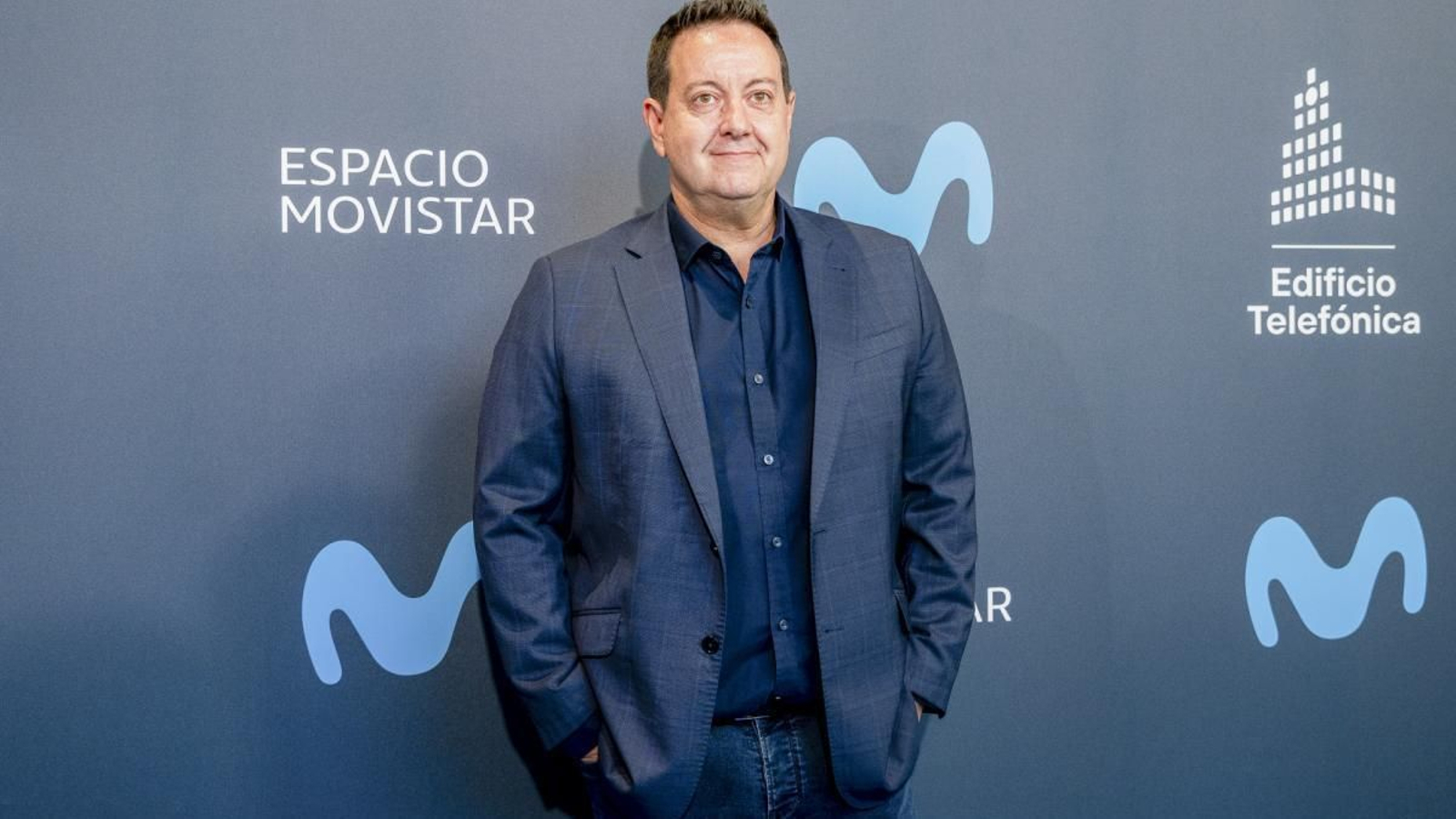 Antoni Daimiel lleva treinta años comentando los partidos de la NBA.