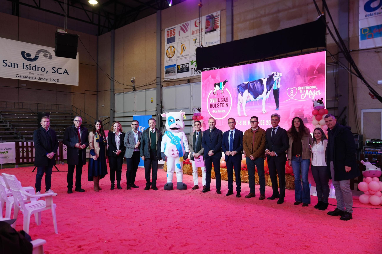 Las mejores imágenes de la inauguración de la XVII Feria de Ganado Frisón de Dos Torres