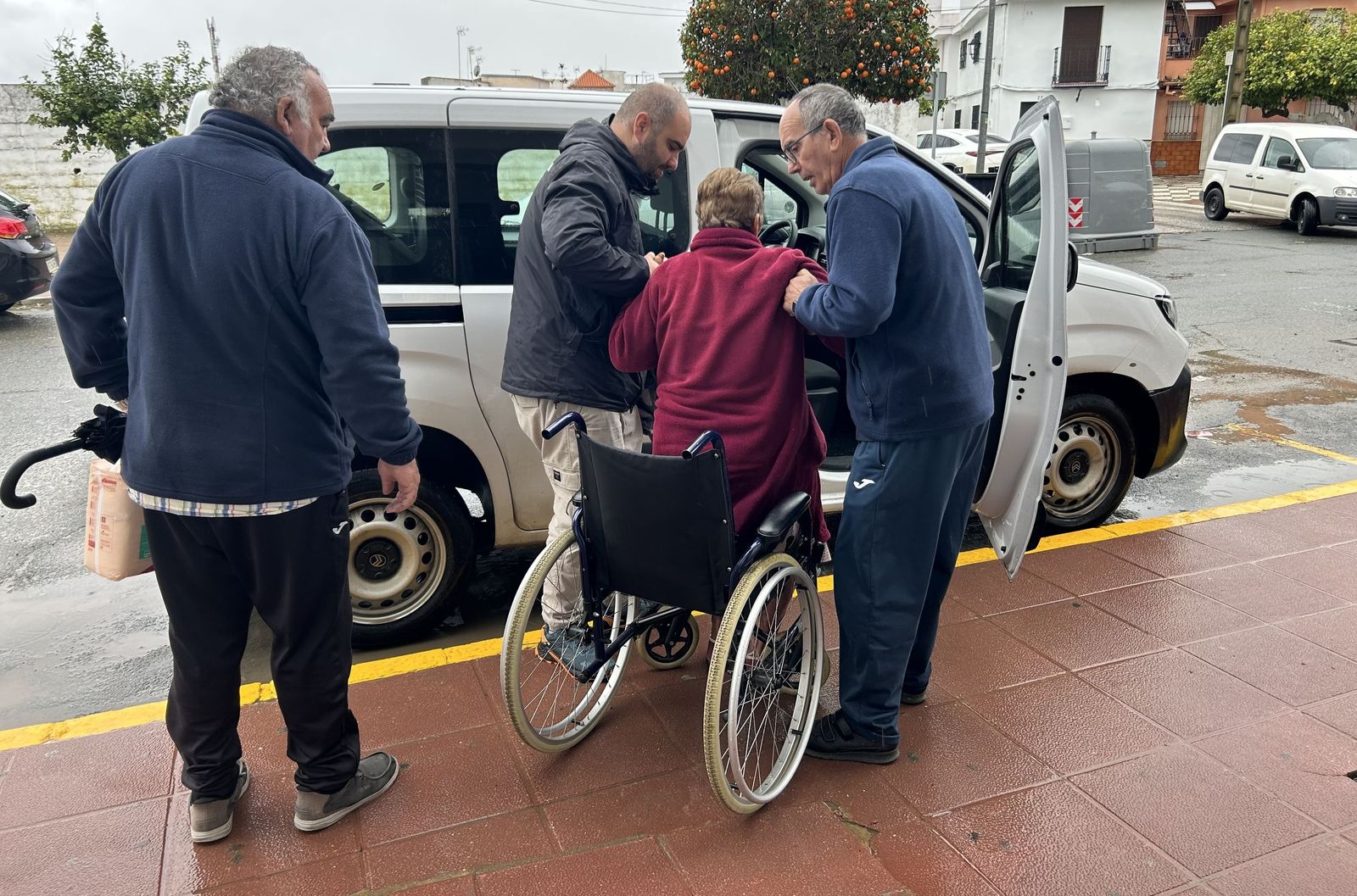 Las fotos del desalojo de la residencia de mayores en Tocina por las inundaciones