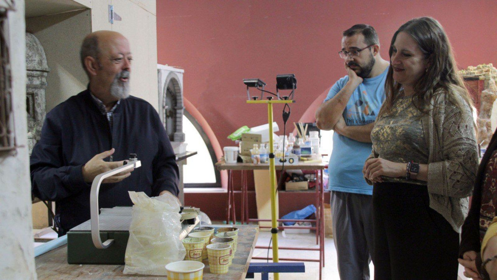 Visita de Cs a la asociación de belenistas El Redentor.