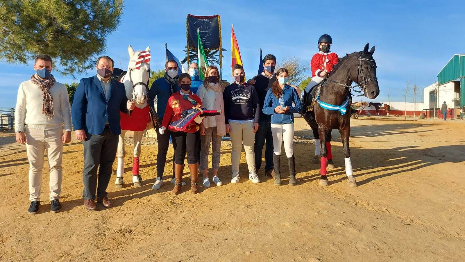 Algunos participantes de la I Liga local de Doma Clásica y Vaquera de Carmona.