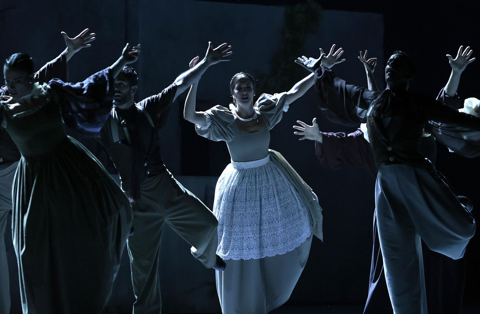 la imágenes del Ballet Flamenco de Andalucía en el Teatro de la Maestranza.