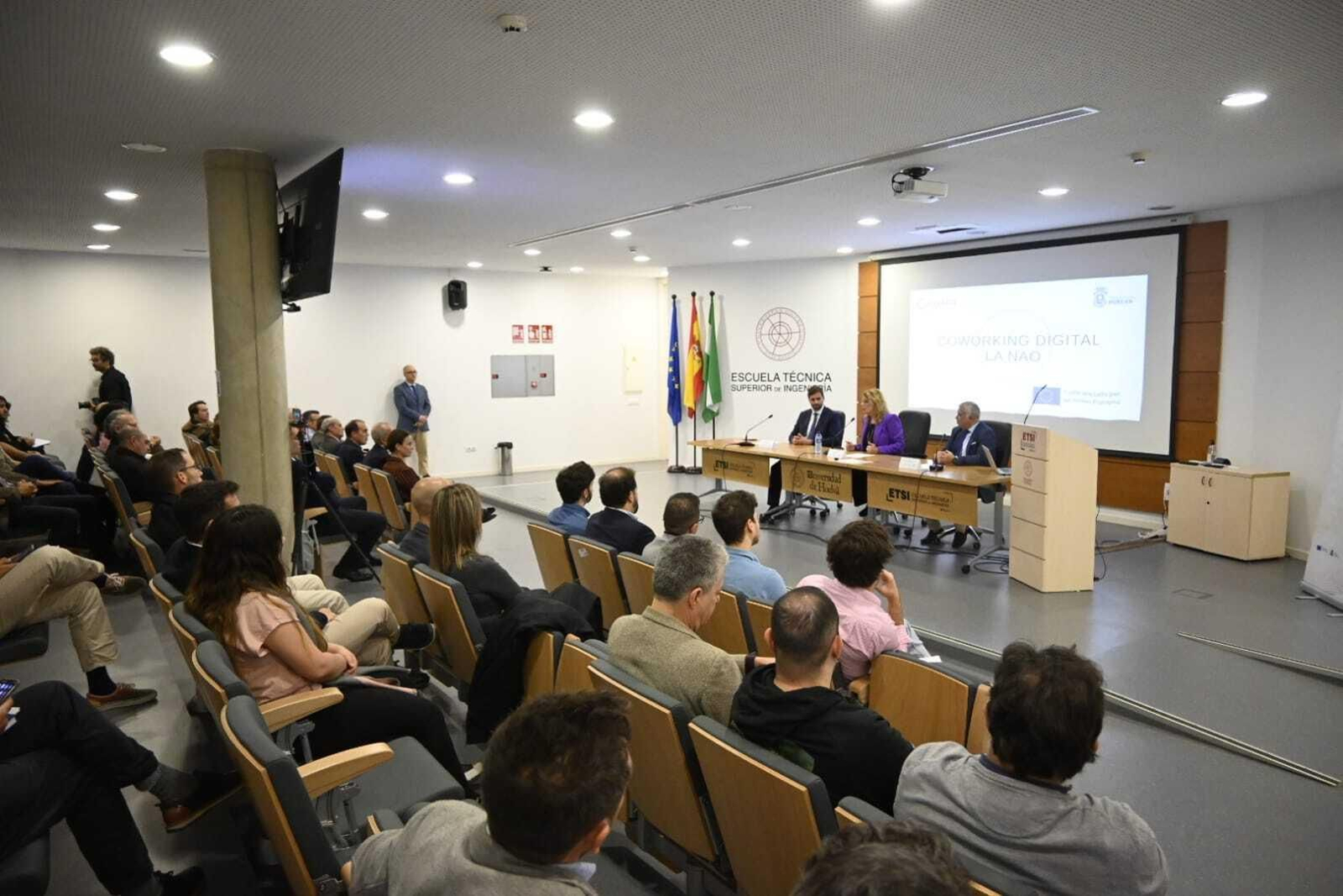 Presentación del proyecto en la Universidad.