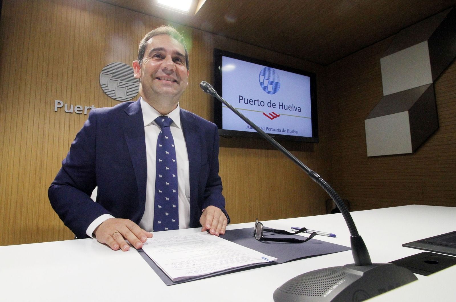 José Luis Ramos en la presentación de los resultados del Puerto de Huelva esta mañana.