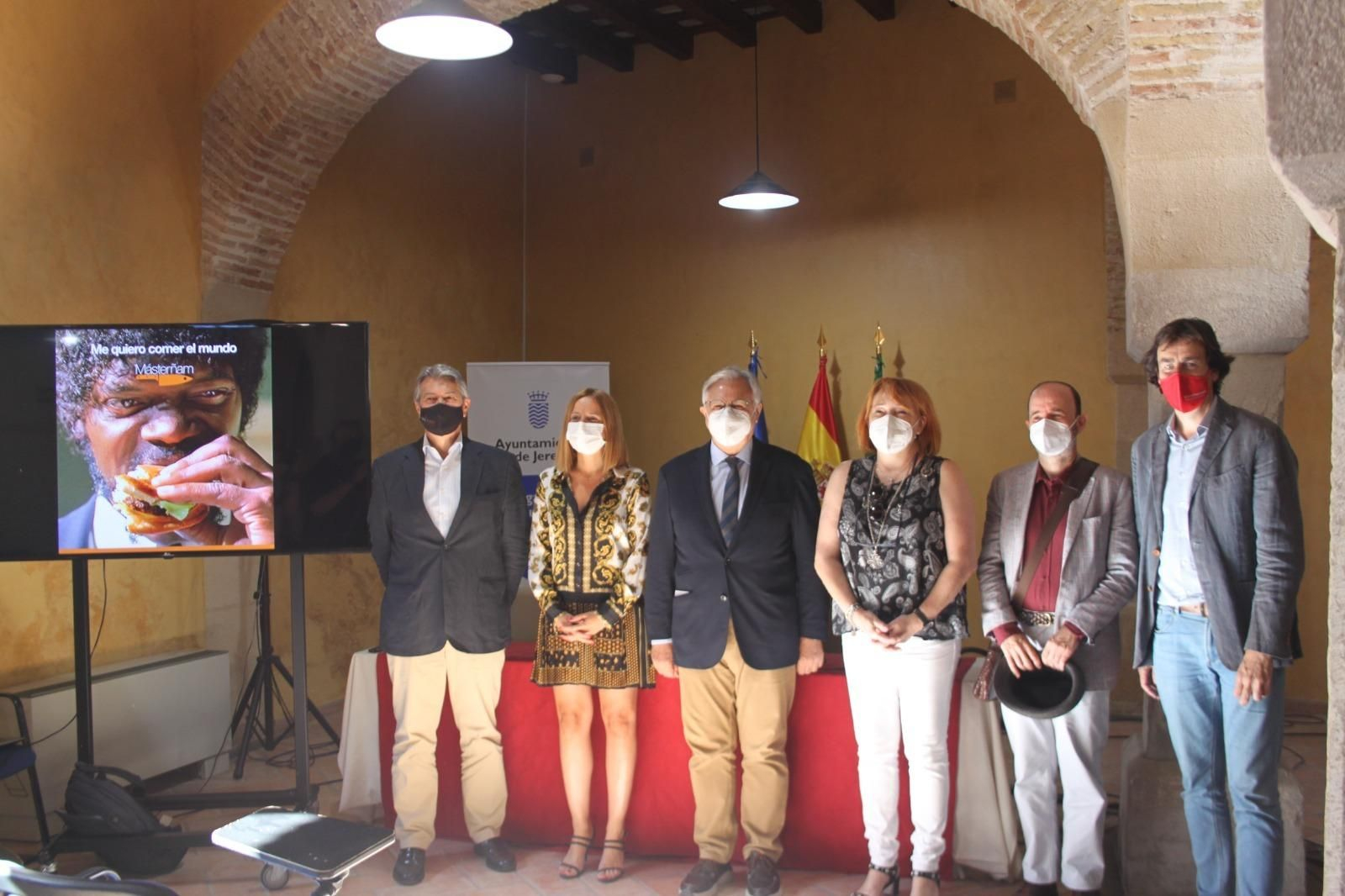 Momento de la presentación de 'Másterñam' con autoridades y sus responsables este martes en el Palacio de Villapanés.