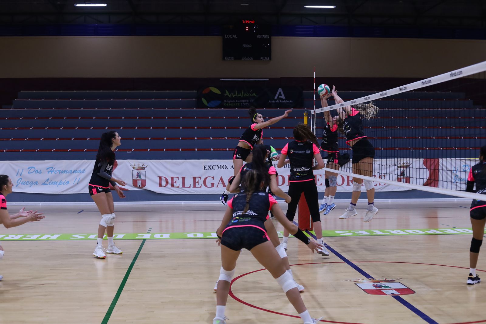 Una imagen de un entrenamiento del Cajasol Vóley.