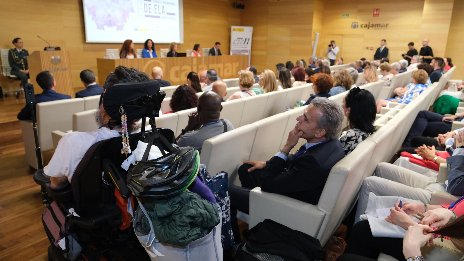 La Reina Sofía inaugura el I Congreso Internacional sobre ELA, en imágenes