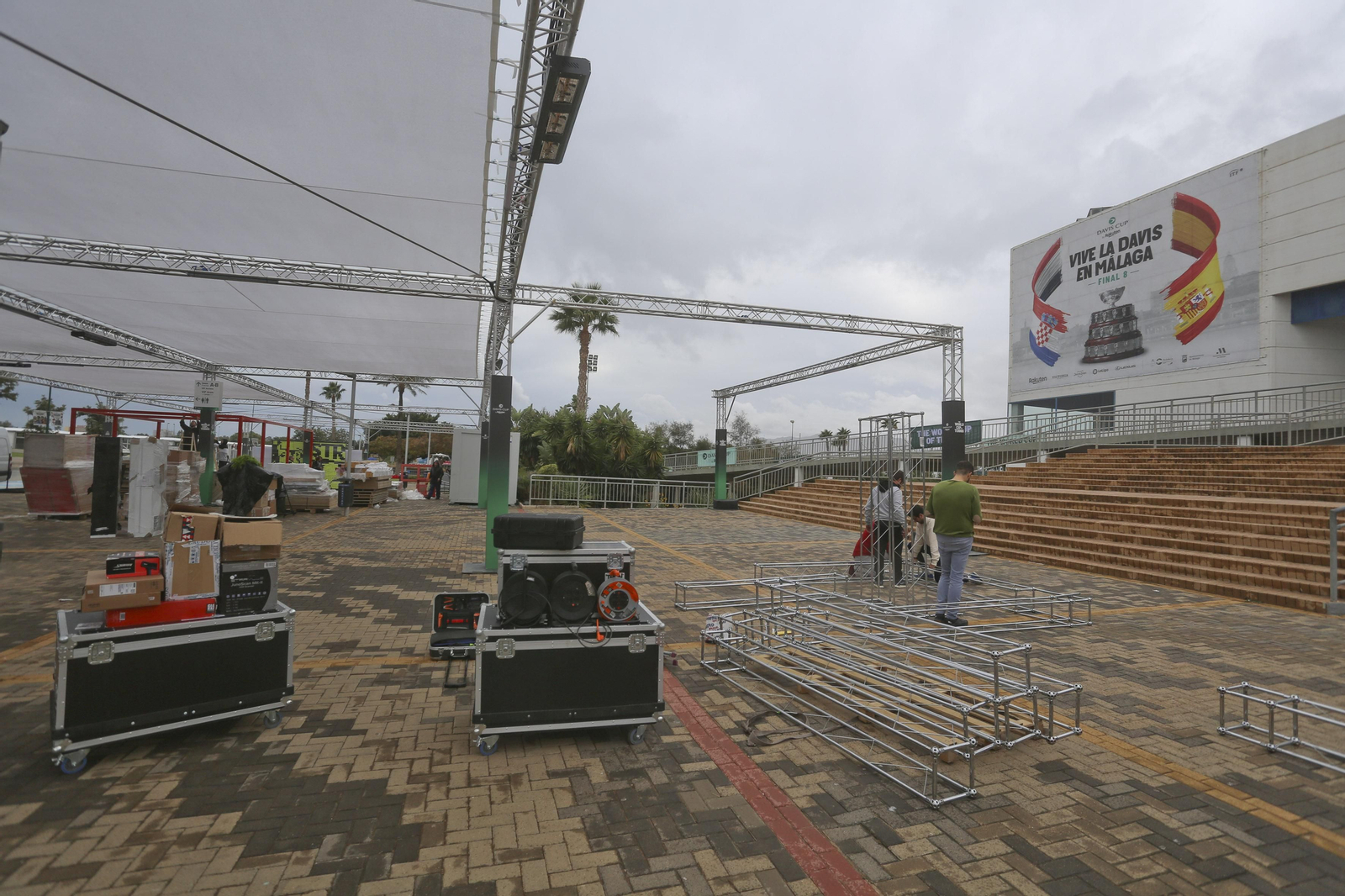 La metamorfosis del Carpena para la Copa Davis, con los jugadores sobre la pista ya
