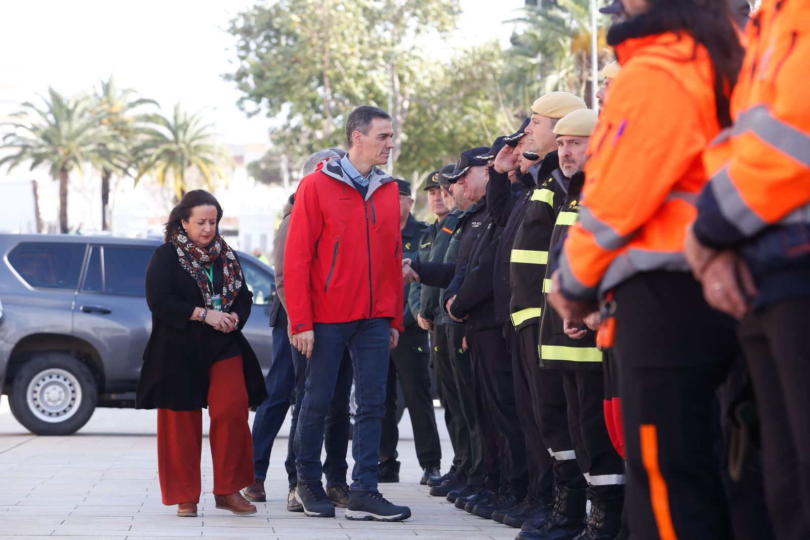 Las fotografías de la visita de Pedro Sánchez al puesto de mando avanzado de San Roque