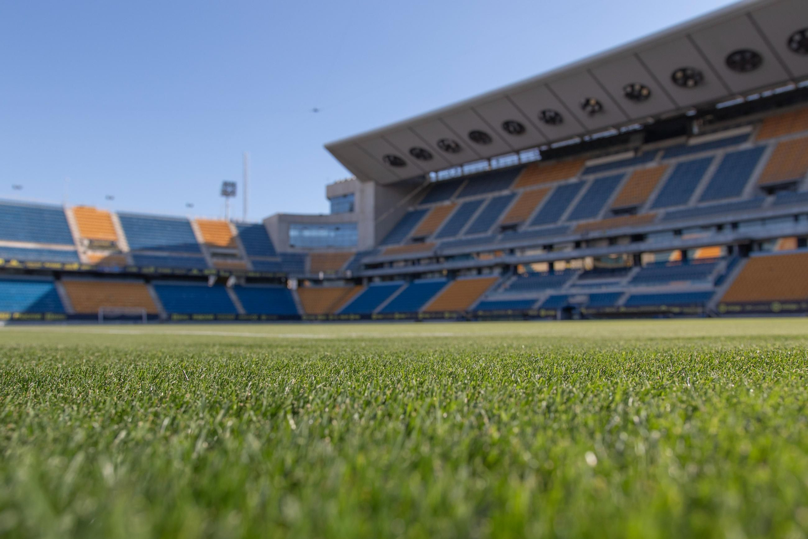 Terreno de juego del estadio Nuevo Mirandilla. Terreno de juego del estadio Nuevo Mirandilla.