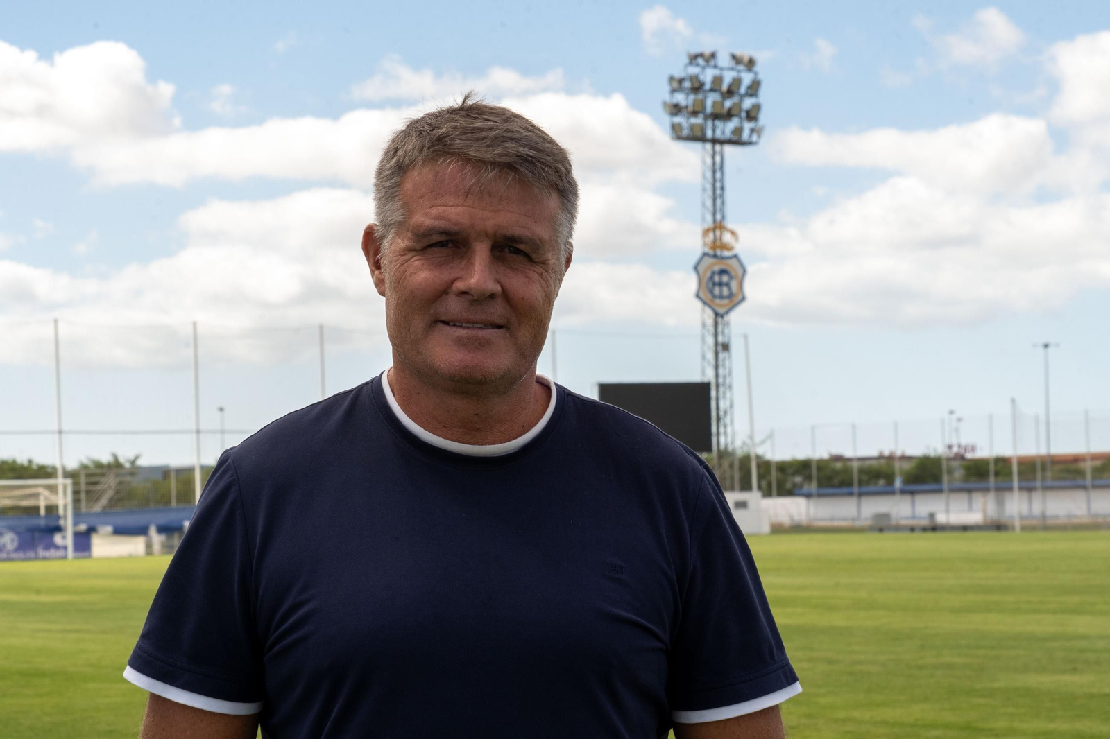 Pedro Morilla atiende a Huelva Información en la Ciudad Deportiva.