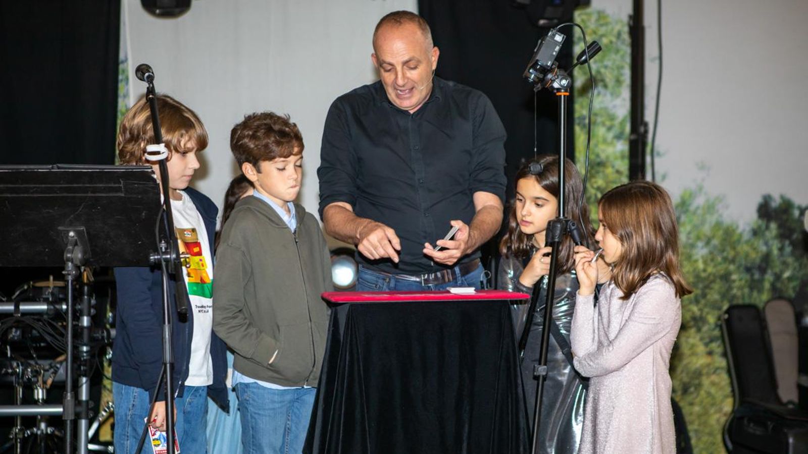 VII cena solidaria de la Asociación para la Lucha contra las Enfermedades de la Sangre (ALES), en imágenes