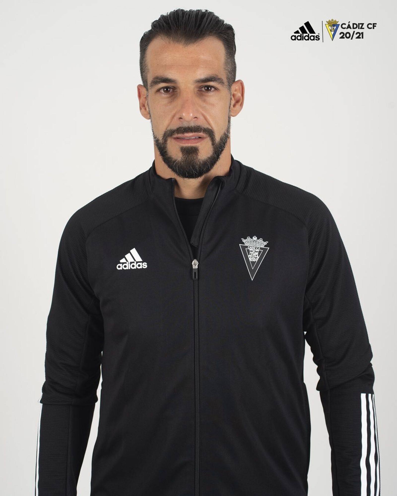 Líneas de entrenamiento y paseo para técnicos y jugadores.